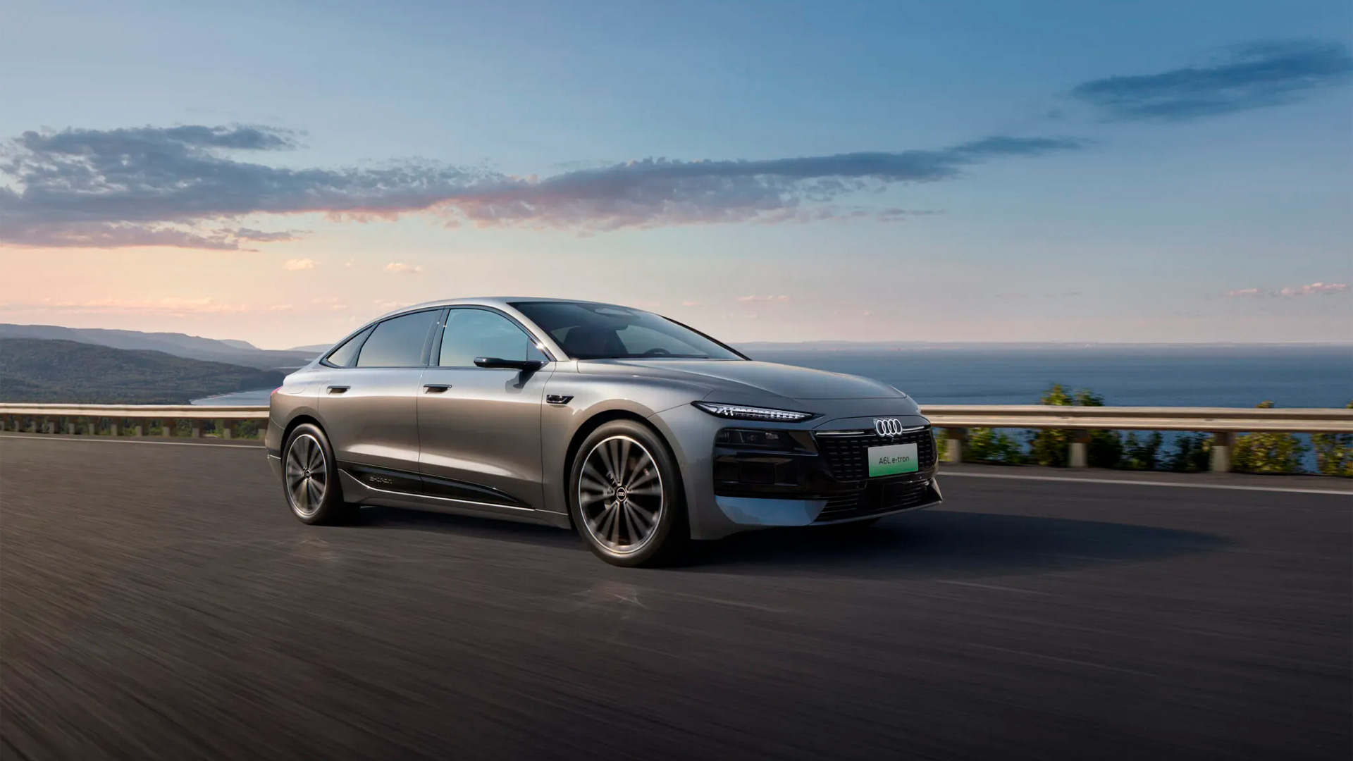 Электрический автомобиль Audi A6L e-tron